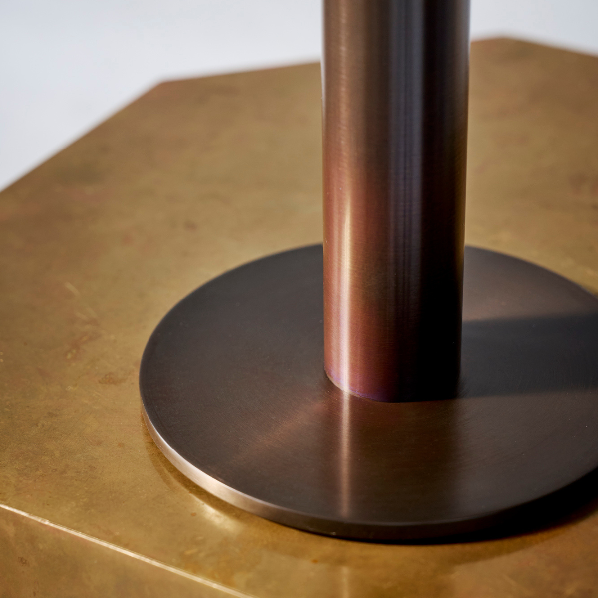 Køkkenrulleholder, bruneret messing